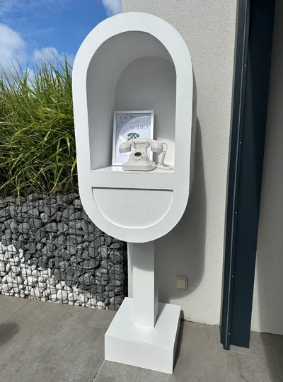 Location cabine téléphonique blanche — Les Pimp'ettes