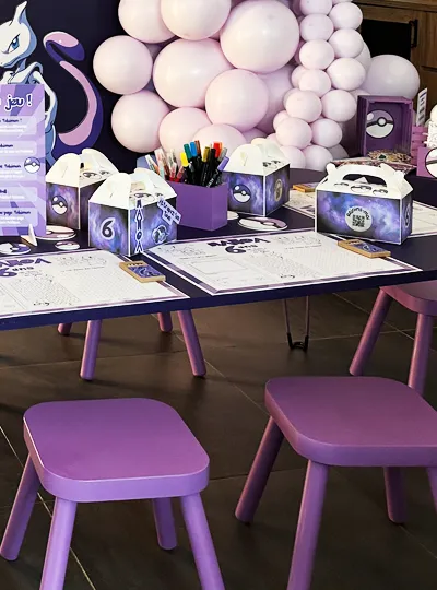 Lot de 8 tabourets violet pour enfant à louer — Les Pimp'ettes